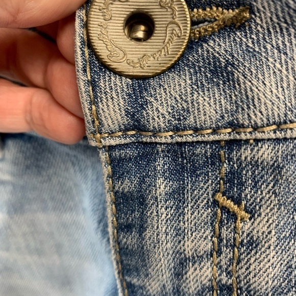 COPY - CANDIE’s denim shortie shorts low rise 3 in inseam lace trim size 1 - Picture 4 of 7